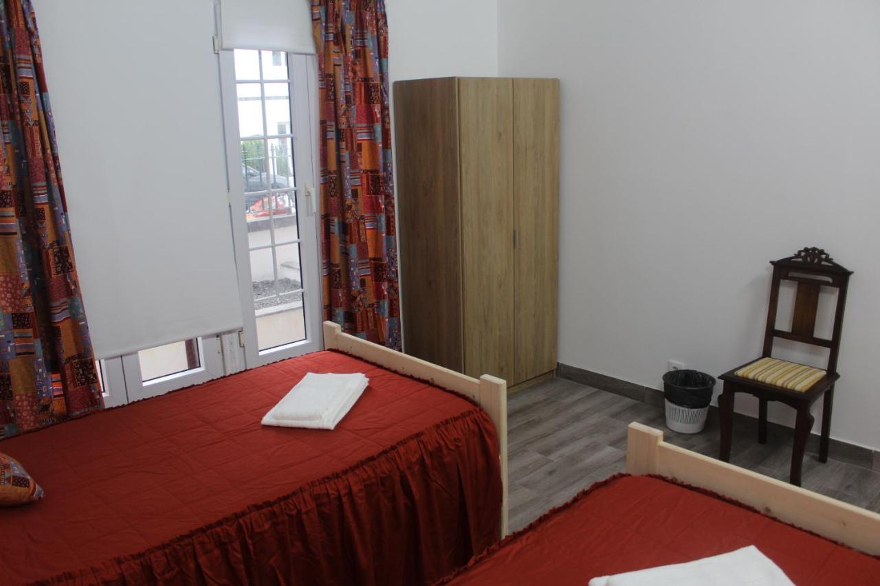 Vitorino De Nemesio Guesthouse Ponta Delgada Exteriör bild