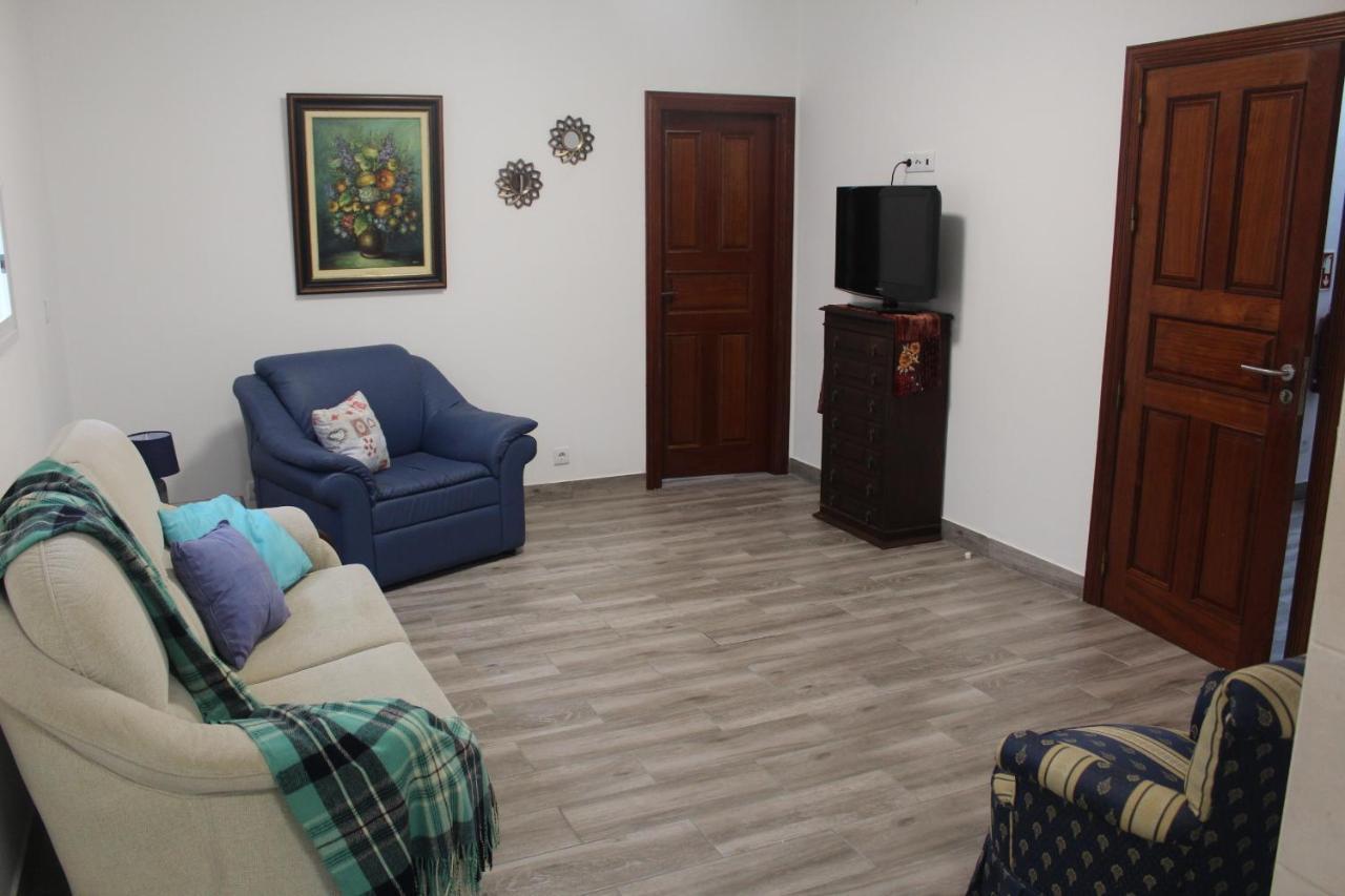 Vitorino De Nemesio Guesthouse Ponta Delgada Exteriör bild