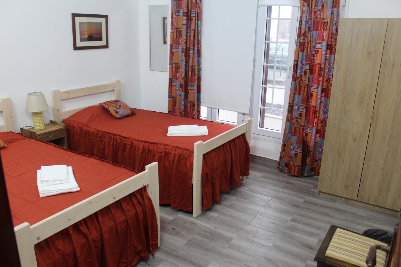 Vitorino De Nemesio Guesthouse Ponta Delgada Exteriör bild