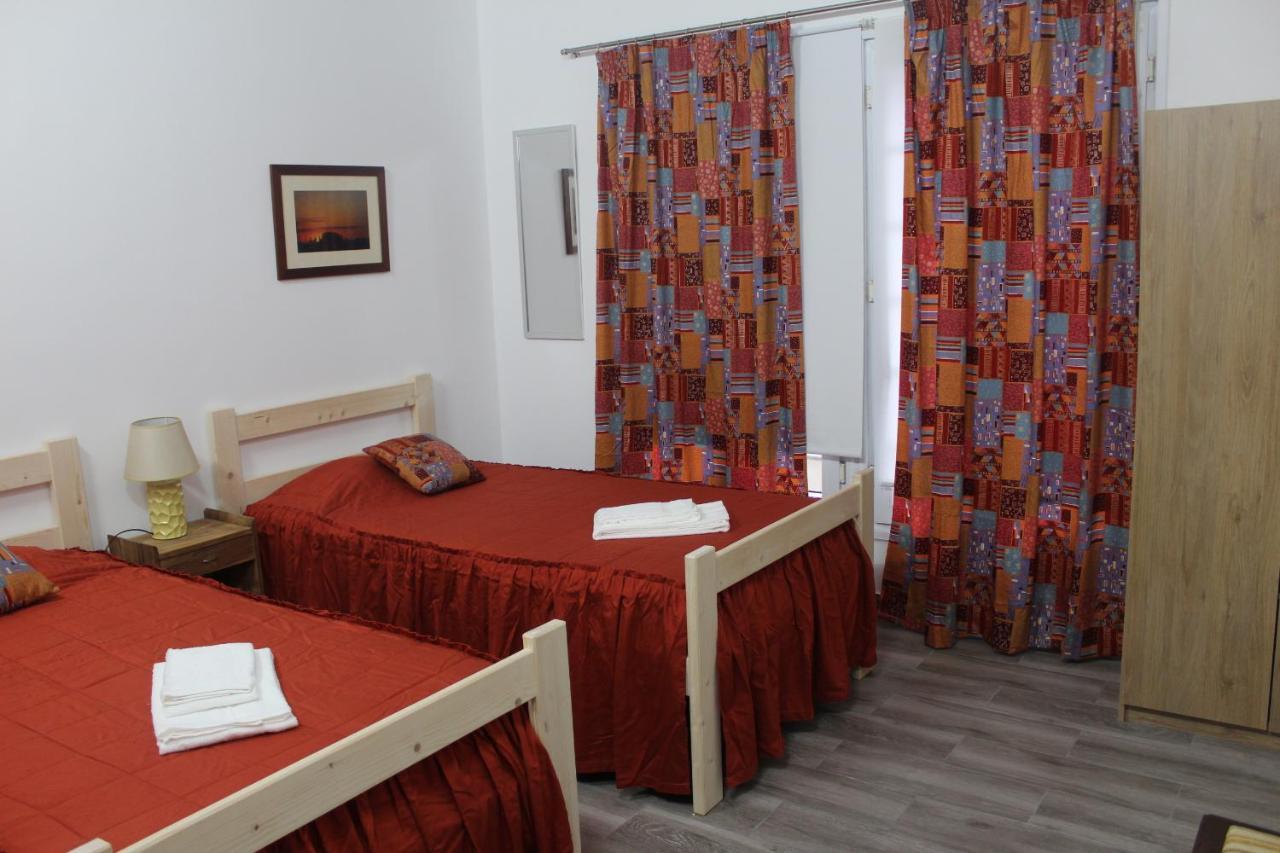 Vitorino De Nemesio Guesthouse Ponta Delgada Exteriör bild
