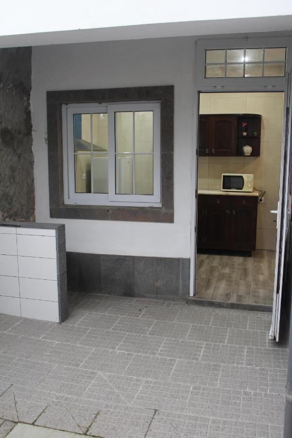 Vitorino De Nemesio Guesthouse Ponta Delgada Exteriör bild