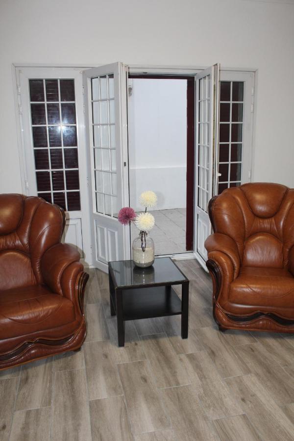 Vitorino De Nemesio Guesthouse Ponta Delgada Exteriör bild