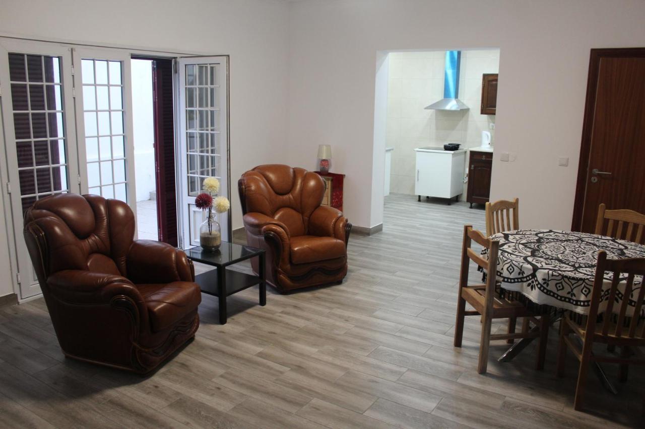Vitorino De Nemesio Guesthouse Ponta Delgada Exteriör bild