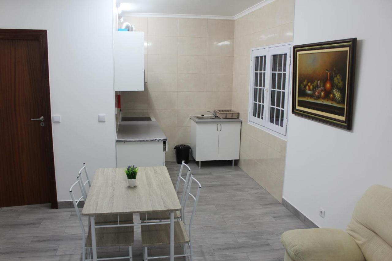 Vitorino De Nemesio Guesthouse Ponta Delgada Exteriör bild