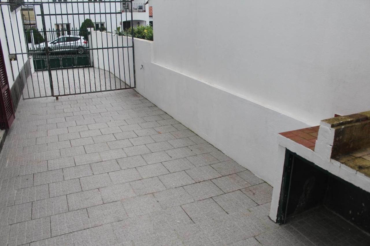 Vitorino De Nemesio Guesthouse Ponta Delgada Exteriör bild