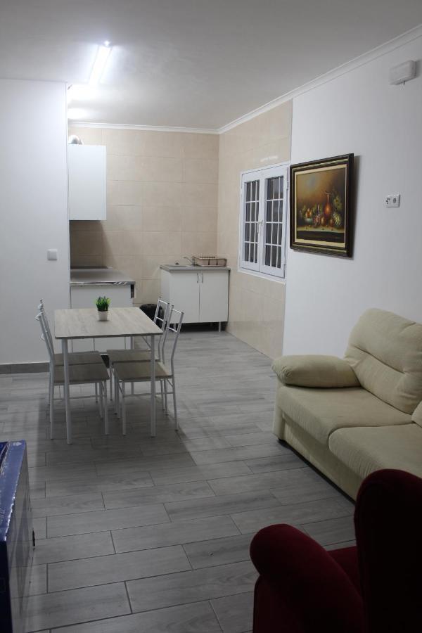 Vitorino De Nemesio Guesthouse Ponta Delgada Exteriör bild
