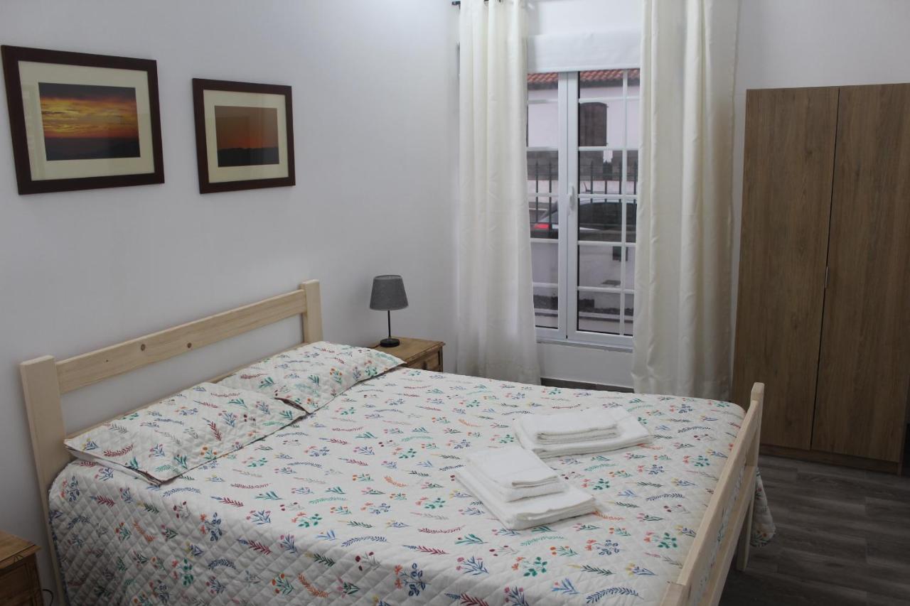 Vitorino De Nemesio Guesthouse Ponta Delgada Exteriör bild