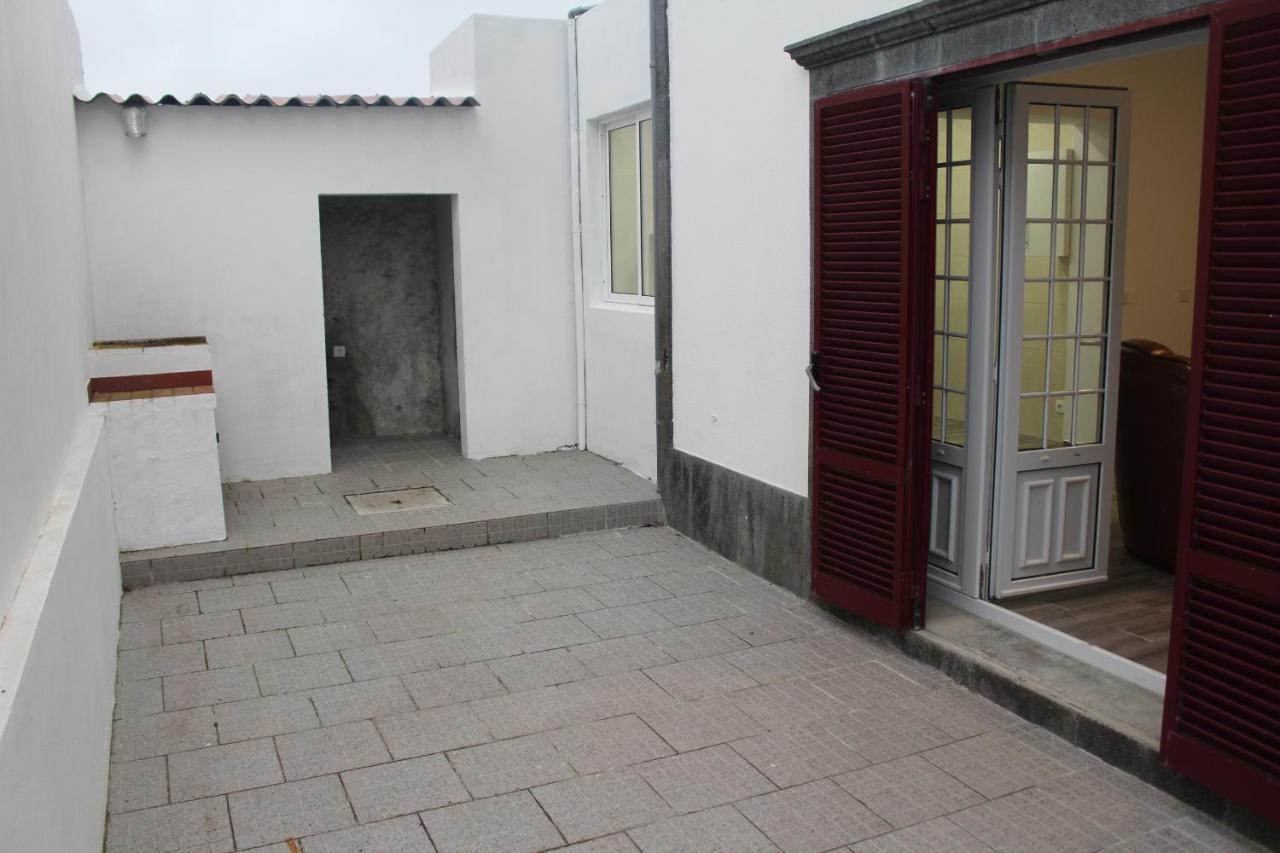 Vitorino De Nemesio Guesthouse Ponta Delgada Exteriör bild