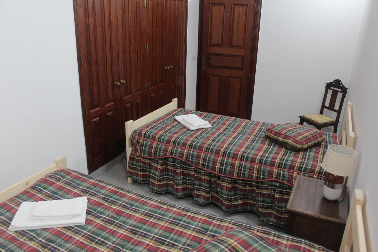 Vitorino De Nemesio Guesthouse Ponta Delgada Exteriör bild