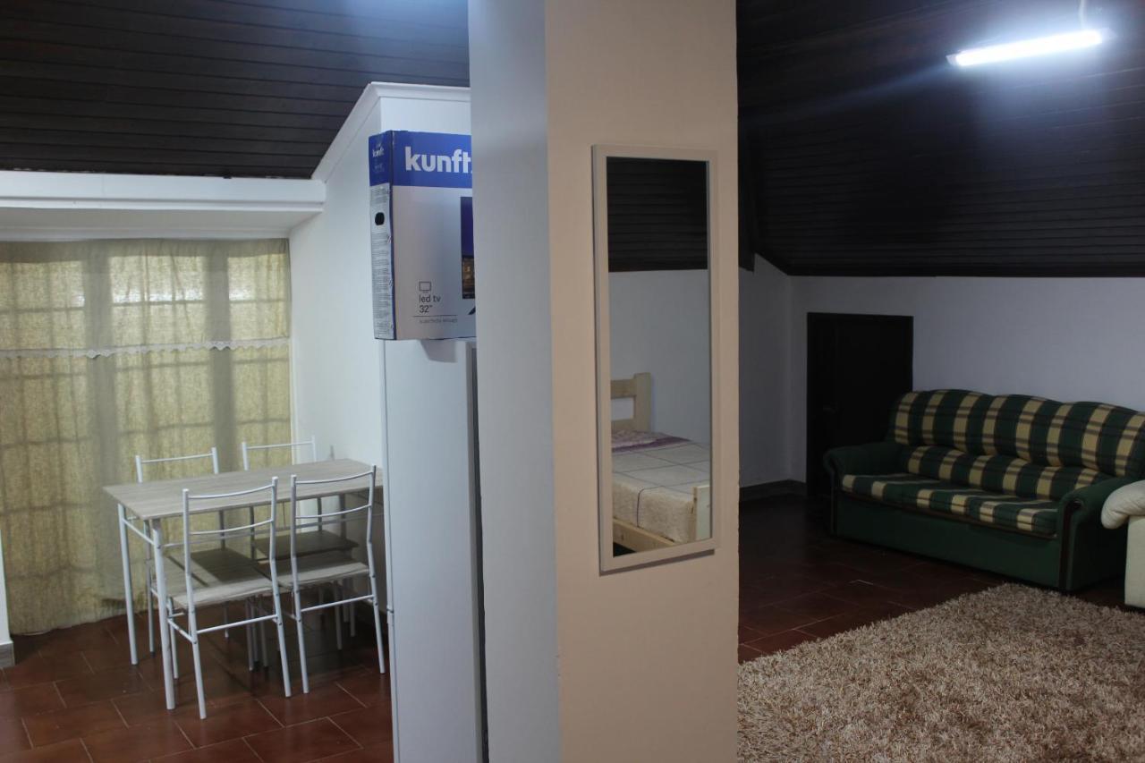 Vitorino De Nemesio Guesthouse Ponta Delgada Exteriör bild