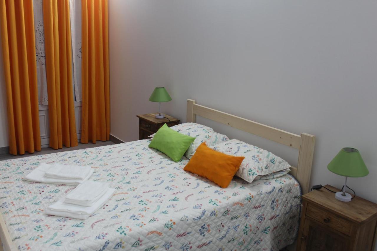 Vitorino De Nemesio Guesthouse Ponta Delgada Exteriör bild