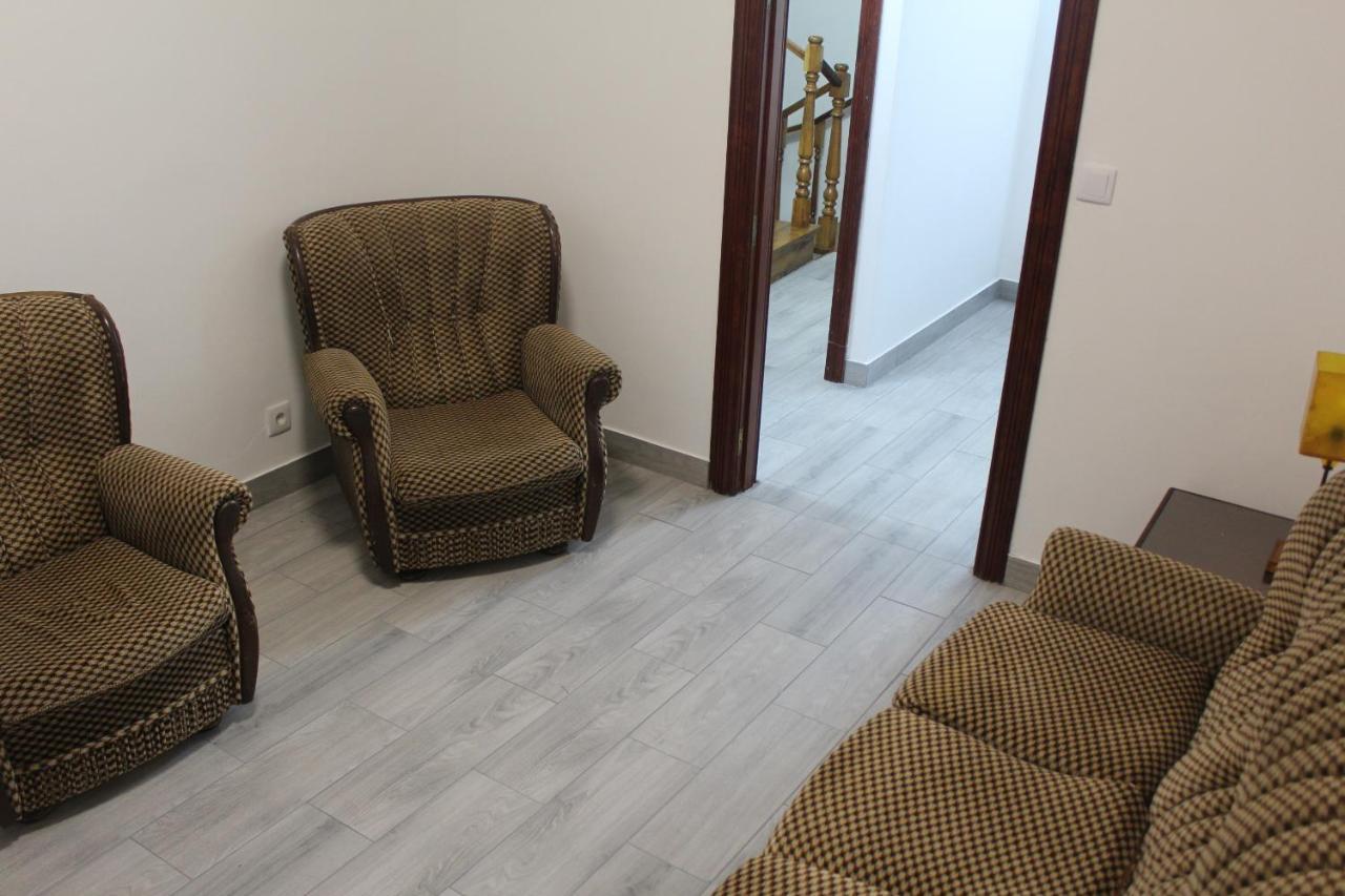 Vitorino De Nemesio Guesthouse Ponta Delgada Exteriör bild