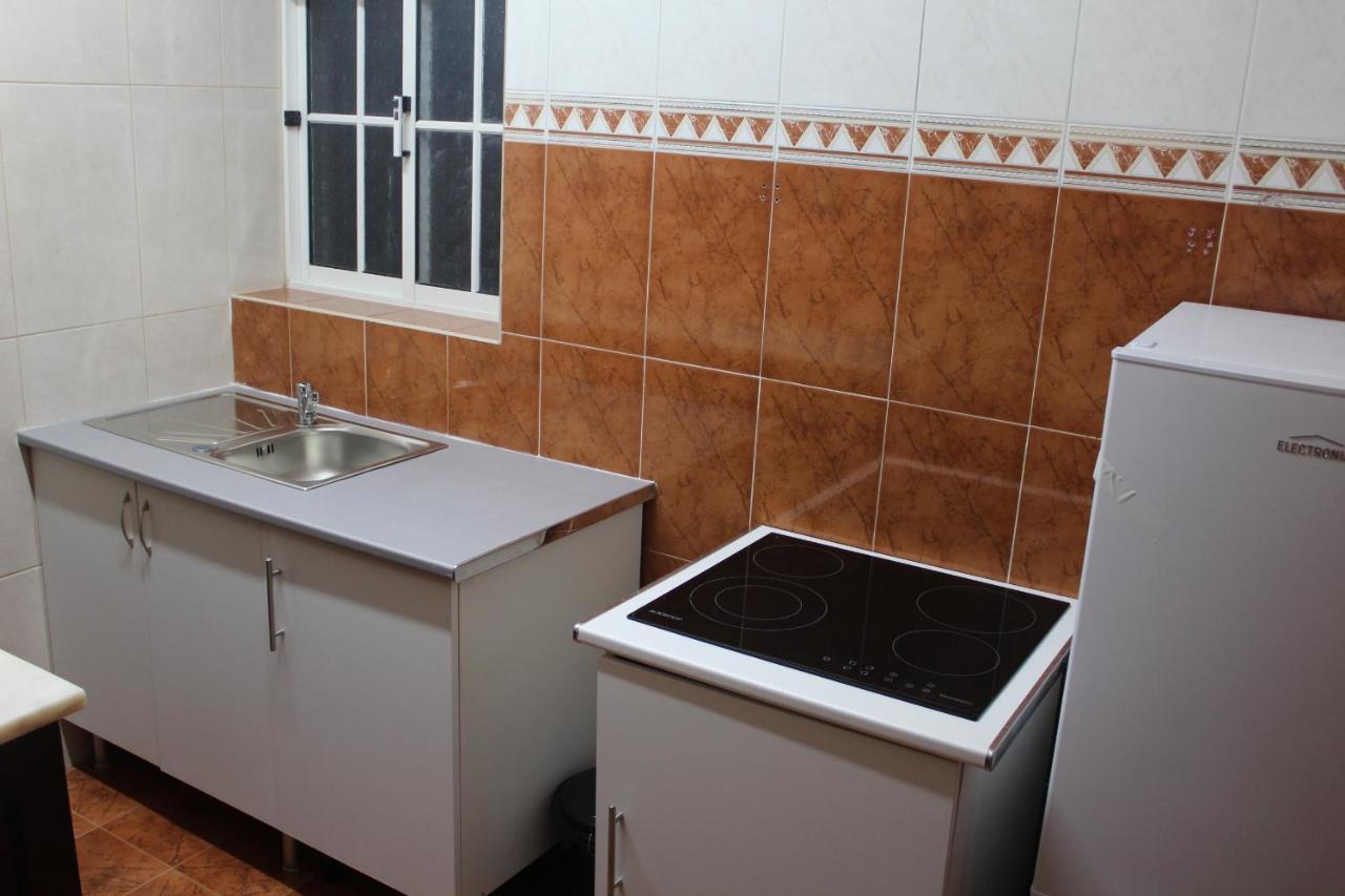 Vitorino De Nemesio Guesthouse Ponta Delgada Exteriör bild